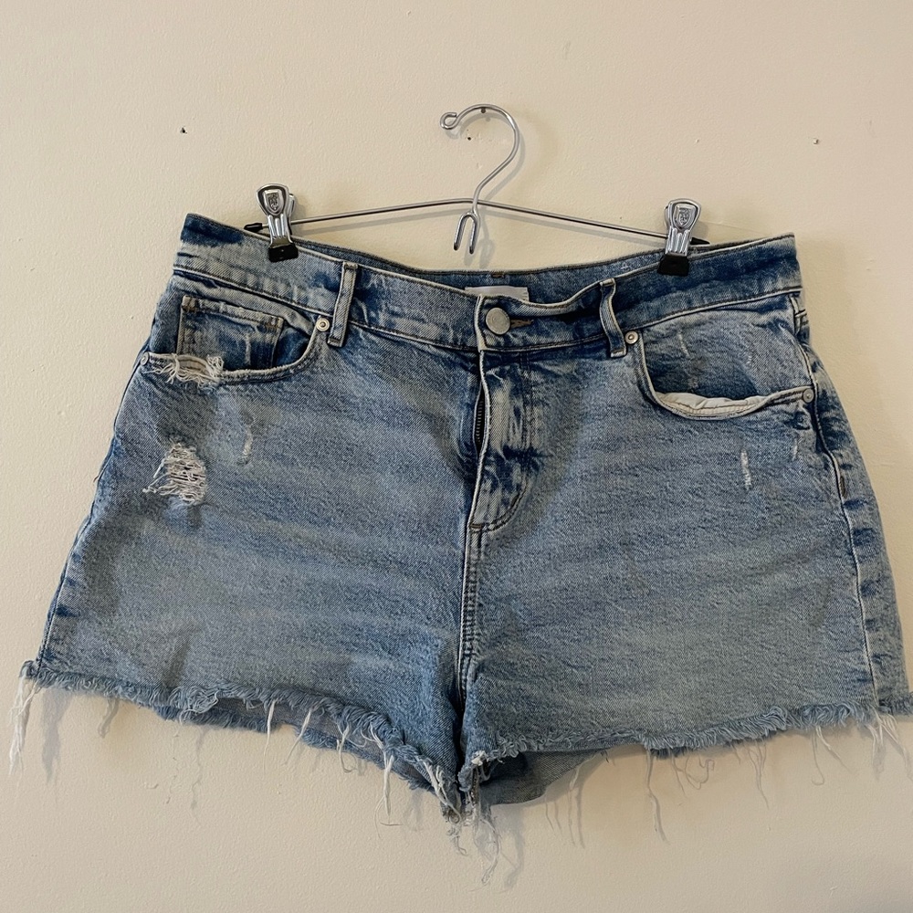 LOFT Mid rise distressed denim shorts, Size 10